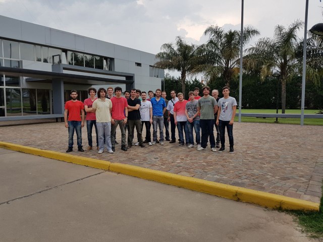 Estudiantes de nuestra Facultad visitaron fábrica de generadores en Sastre