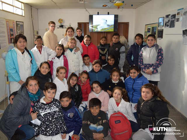 Alumnos y docentes de la escuela de Josefina visitaron el Observatorio Astronómico