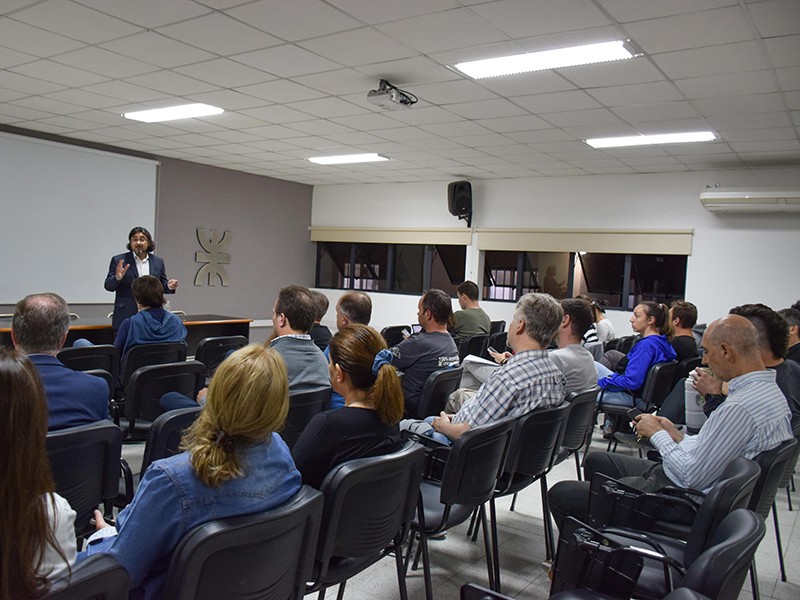 Reunión de representantes de áreas de nuestra Facultad para analizar el financiamiento universitario