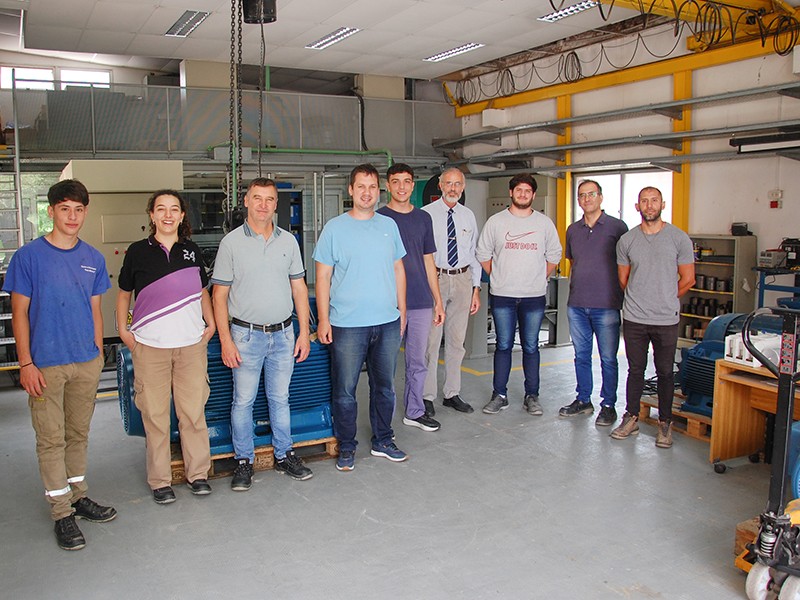 Estudiantes secundarios culminaron sus pasantías en el CIDEME y en el Laboratorio de Química