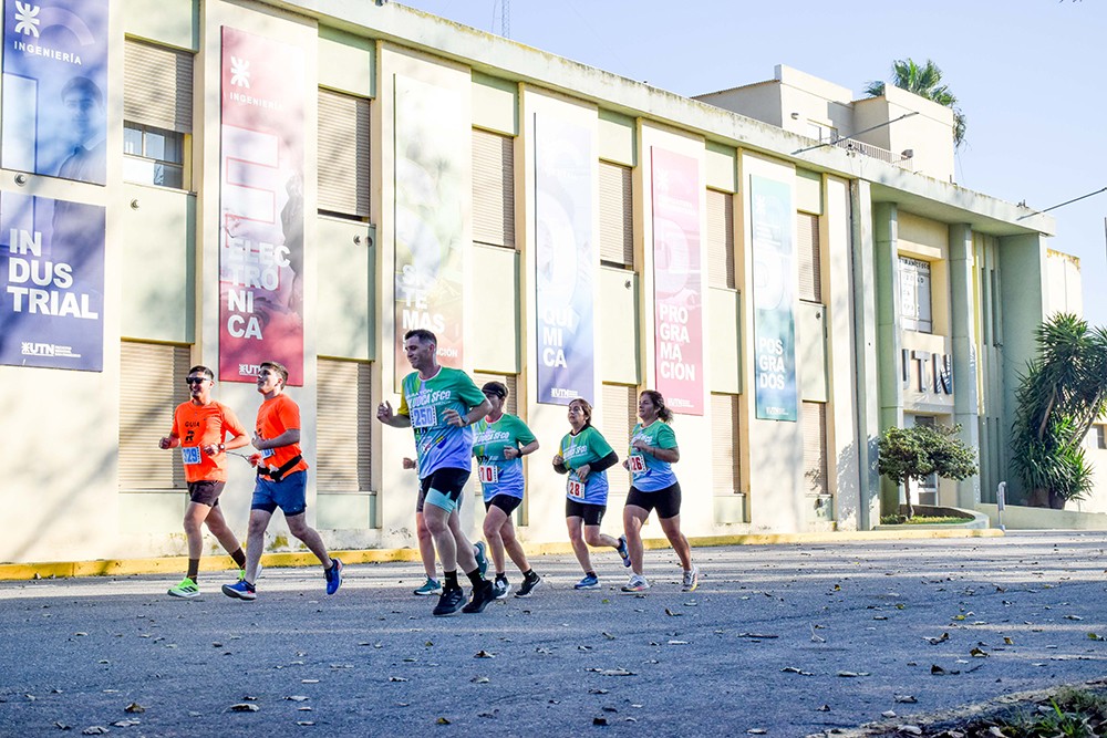 Más de 350 atletas participaron de la Maratón UDCA SFco 2025
