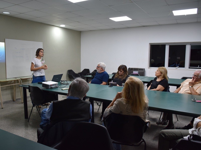 Maestros con Huellas se capacitó en Inteligencia Artificial con el grupo GISAI de nuestra Facultad