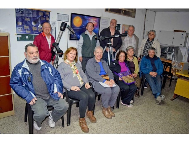 Observatorio Astronómico: visita de afiliados del Pami