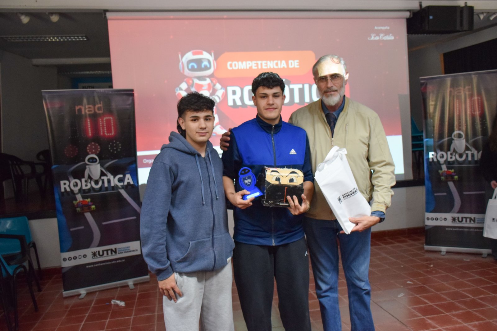 “Efotronic”, de Bautista Heredia, y Mateo Basille, del Ipet 50, lograron el segundo premio de Sumo
