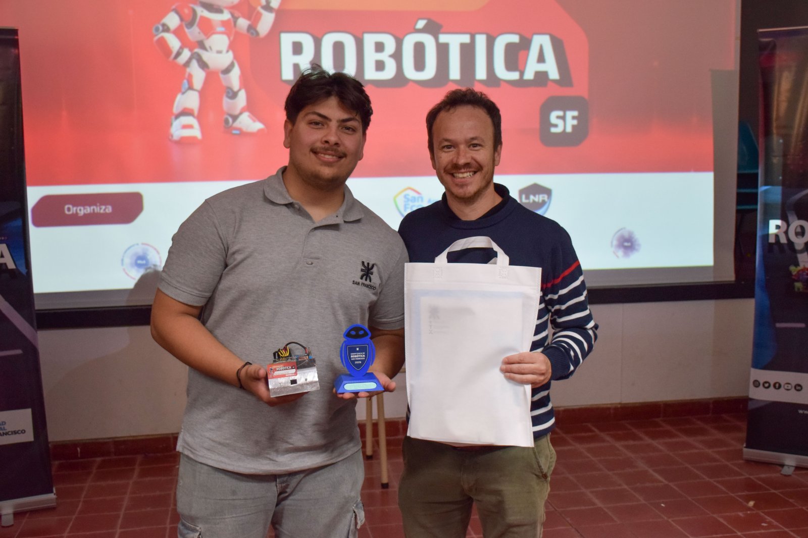 “Berserker” de Leonel Quintero, de UTN San Francisco, ganó el tercer lugar en Minisumo