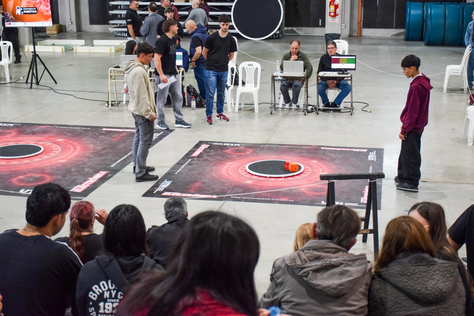 97 robots participaron de la Competencia Nacional de Robótica en San Francisco