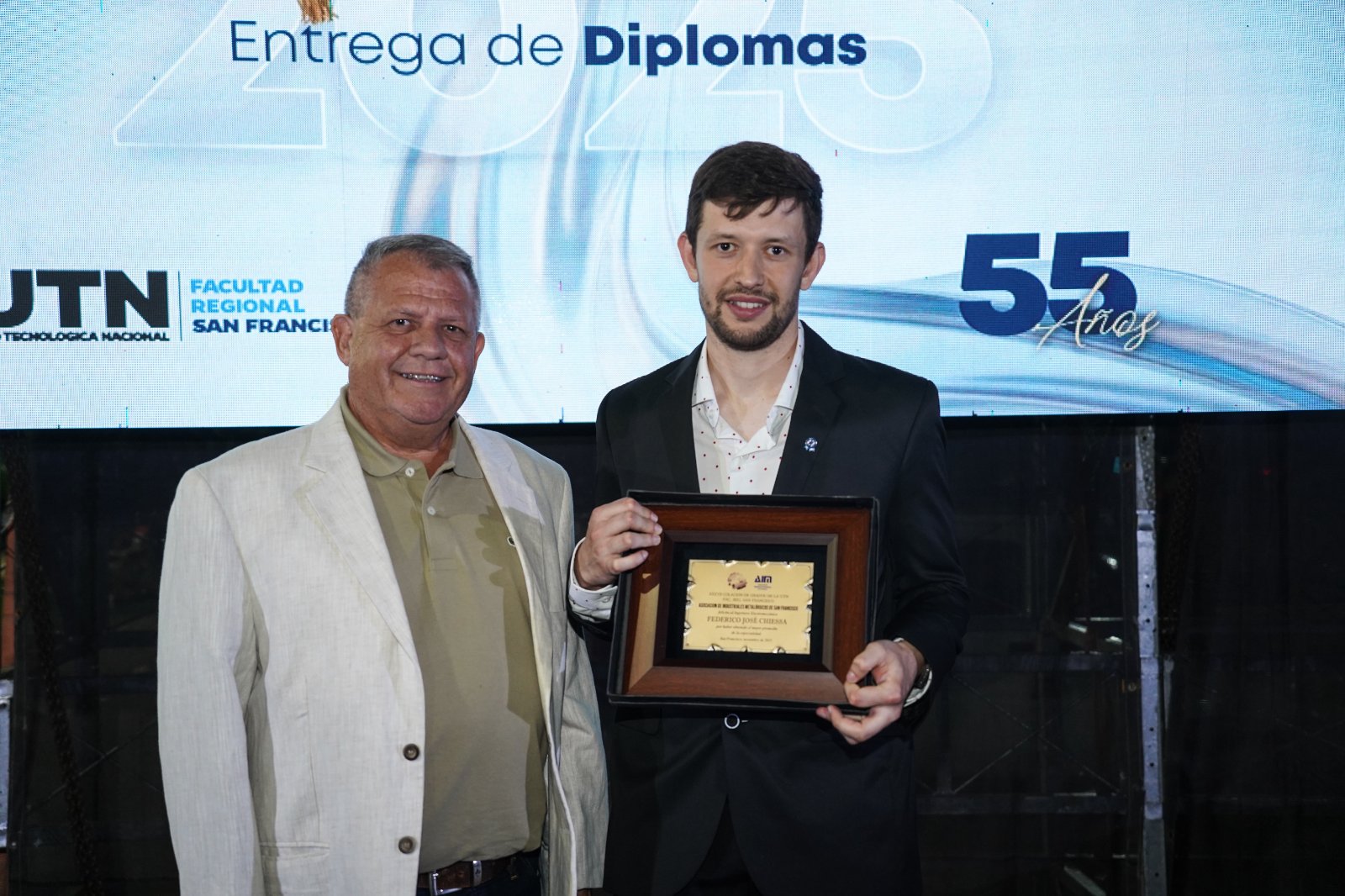 Federico Chiessa recibió distinciones durante la última Colación realizada en nuestra Facultad, por ser el mejor promedio de su especialidad