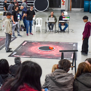 97 robots participaron de la Competencia Nacional de Robótica en San Francisco