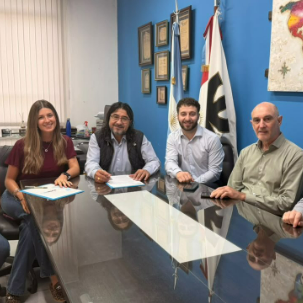 Nuestra Facultad firmó un convenio con Puentes Enteros para trabajar con jóvenes de la ciudad y la región